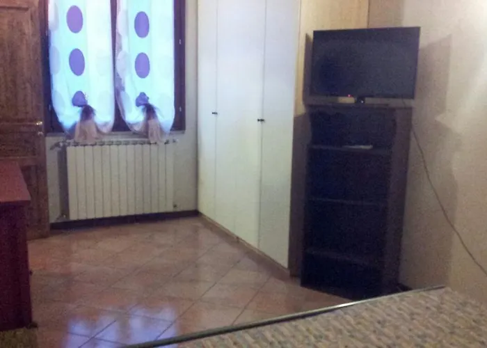 Via Toscana House شقة